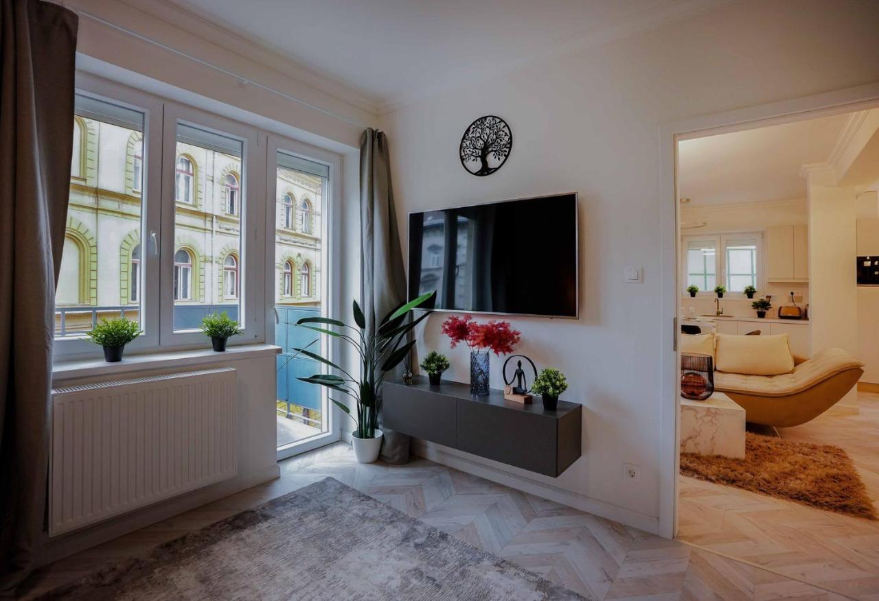 Corvin Avenue Premium Central Apartment Boedapest Buitenkant foto